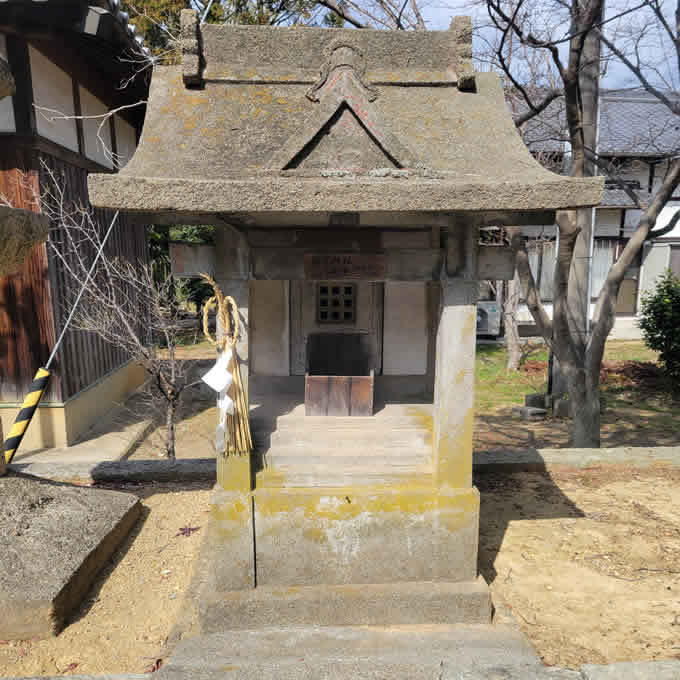 稲荷神社（保食神：うけもちのかみ）